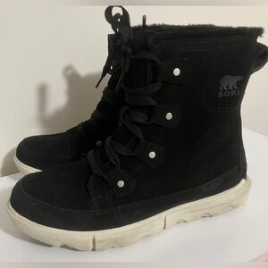 Sorel women’s boots size 9